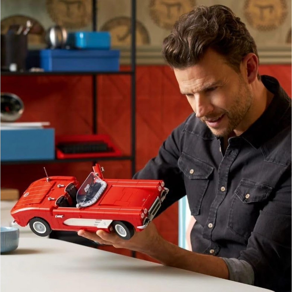 Constructor for adults LEGO Icons 10321 Chevrolet Corvette red collectible car 1210 pieces