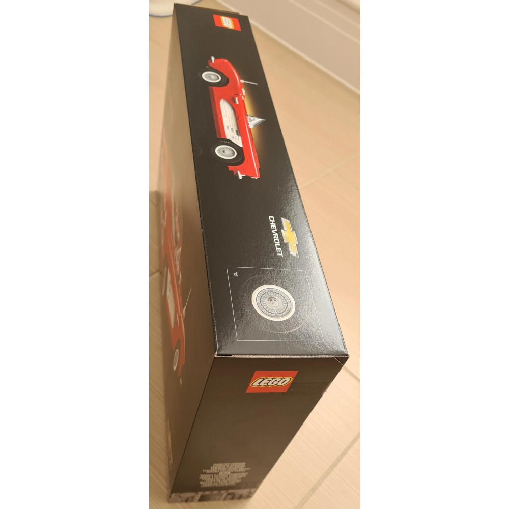 Constructor for adults LEGO Icons 10321 Chevrolet Corvette red collectible car 1210 pieces