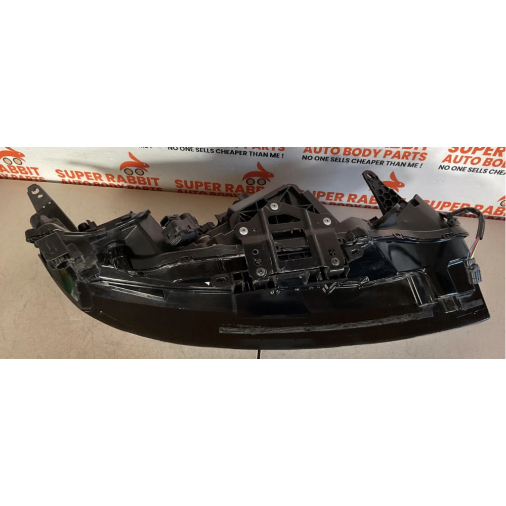 Фара передня ліва Nissan Ariya 2023-2025 Full LED 26060-5MR0A чорна