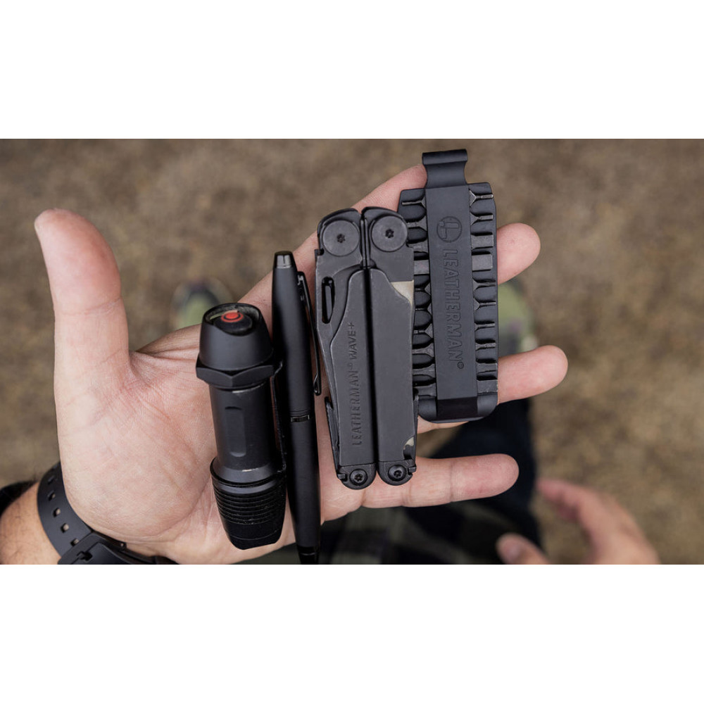 Leatherman Wave Plus Black 832533 multitool foldable 18-in-1 tool with pliers and knife black
