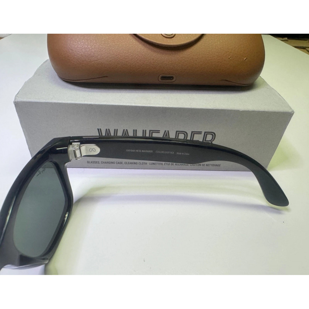 Смарт-очки Ray-Ban Meta Wayfarer RW4006 601/7150 черные размер 50 мм зеленые стекла G-15 в комплекте с чехлом-зарядкой