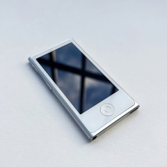 Mp3 плеєр Apple iPod nano 7th Generation (A1446) 16 Gb Сріблястий (Silver)