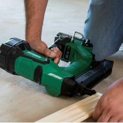 Акумуляторний цвяхозабивний пістолет Metabo HPT NT1850DE