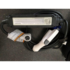 Зарядний пристрій Nissan Leaf Charger 29690-3NA0A (сумка-чохол у комплекті)