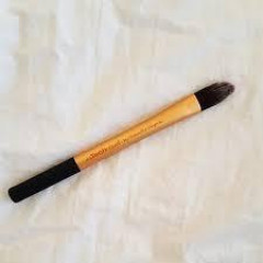 Кисть Real Techniques pointed foundation Brush (без коробки)