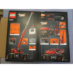 Конструктор LEGO TECHNIC 42082 Подъемный кран для бездорожья (4057 деталей)