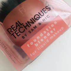 Кисть для нанесення тональної основи - Real Techniques Blender Foundation By Sam & Nic