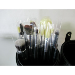 Набор кистей для макияжа Morphe X James Charles Sister Collection 34 Piece Brush Set w/ Sponge & Tub + спонж,