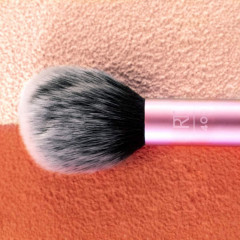 Real Techniques Makeup Blush Brush for Powder Blush or Bronzer