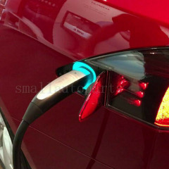 Зарядний пристрій з кейсом TESLA MODEL  1101789-00-J