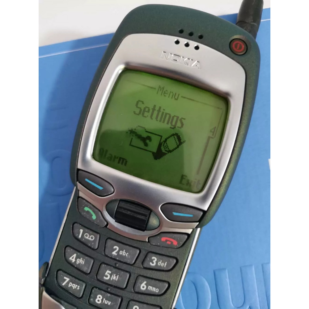 Ретро мобильный телефон Nokia 7110 черный 9 KB