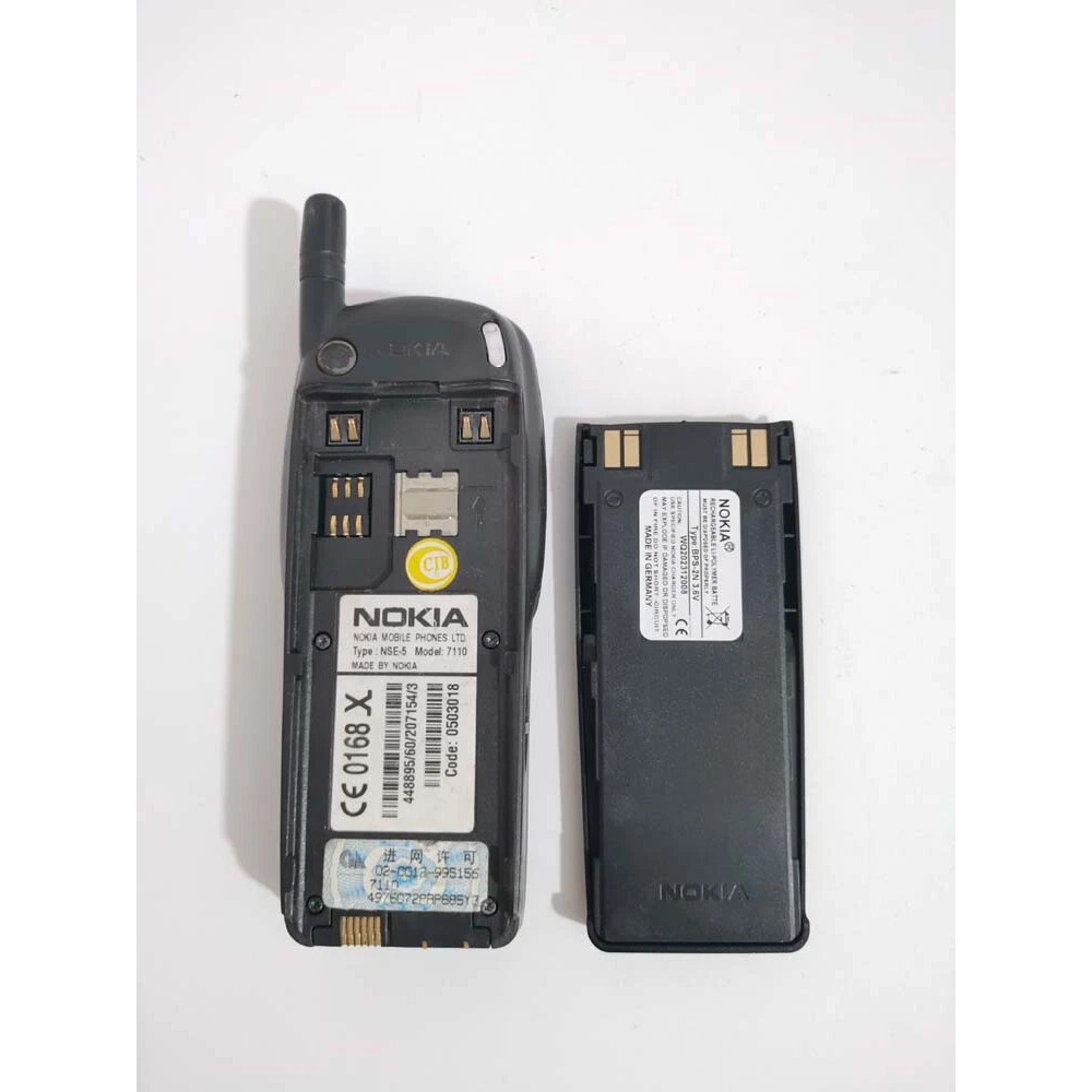 Ретро мобильный телефон Nokia 7110 черный 9 KB