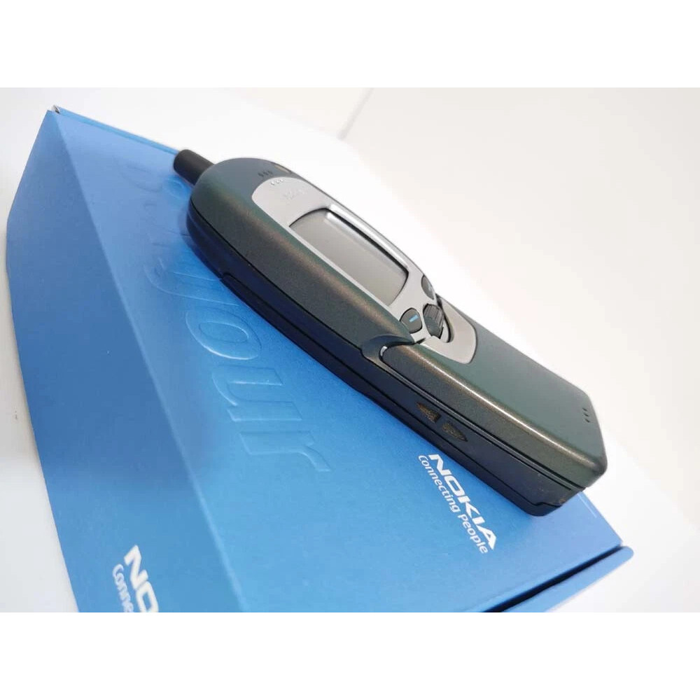 Ретро мобильный телефон Nokia 7110 черный 9 KB