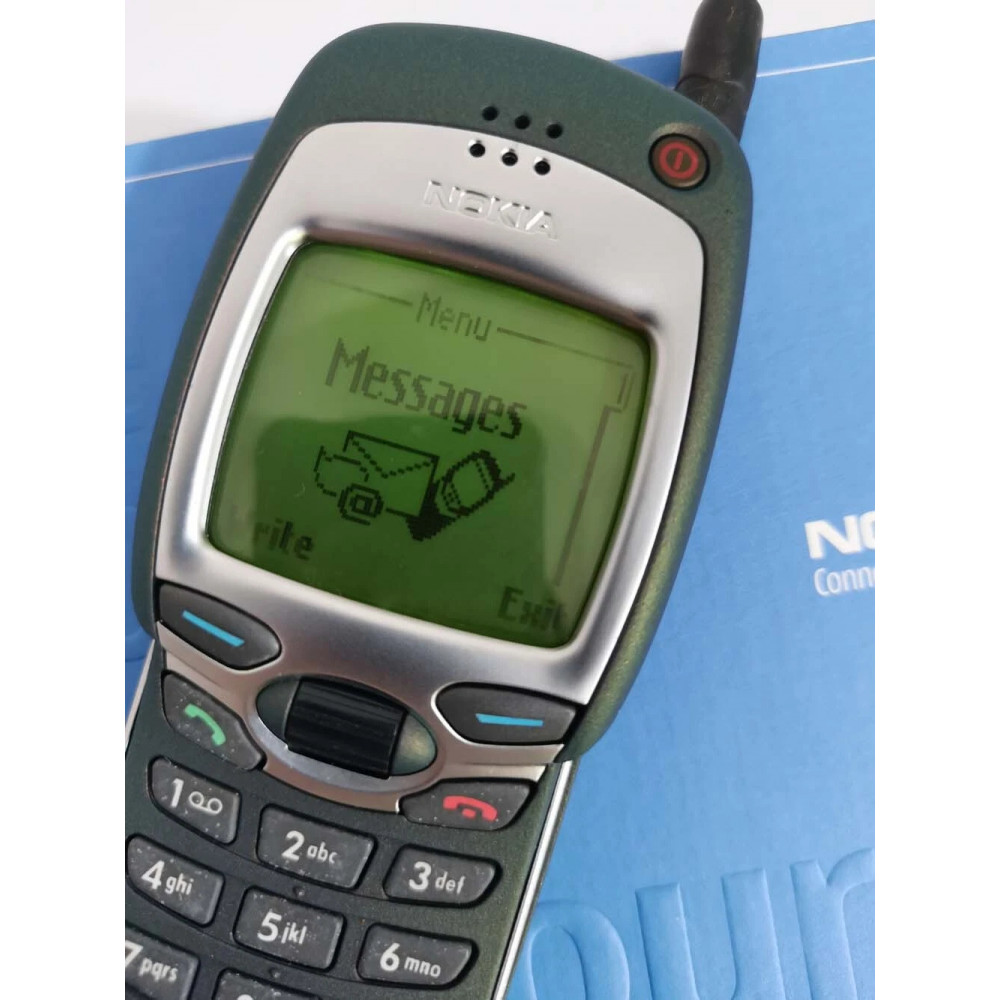 Ретро мобильный телефон Nokia 7110 черный 9 KB