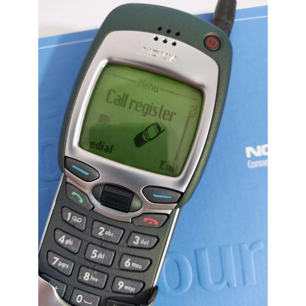 Ретро мобильный телефон Nokia 7110 черный 9 KB