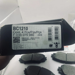 Комплект гальмівних колодок Bosch BC1210 дискових передніх 4 шт