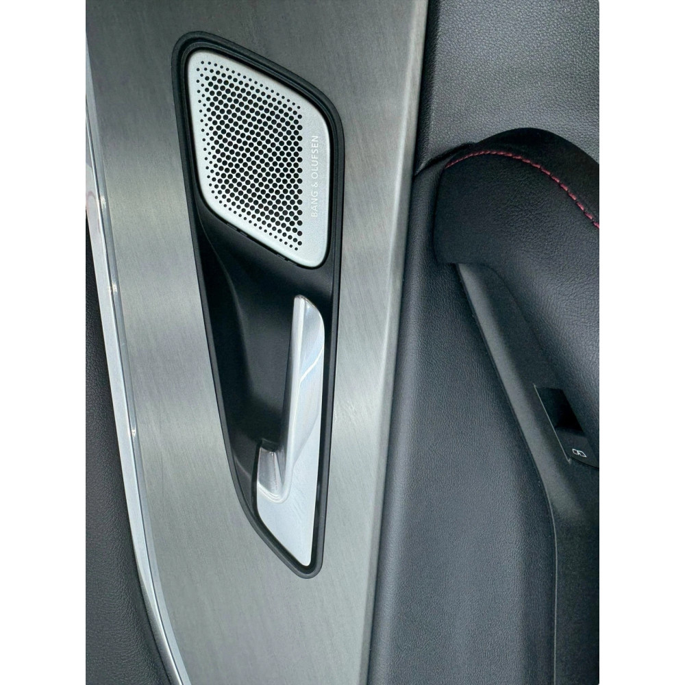 Внутренняя отделка двери задняя левая для Acura ZDX 2024-2025 черная с красной вставкой