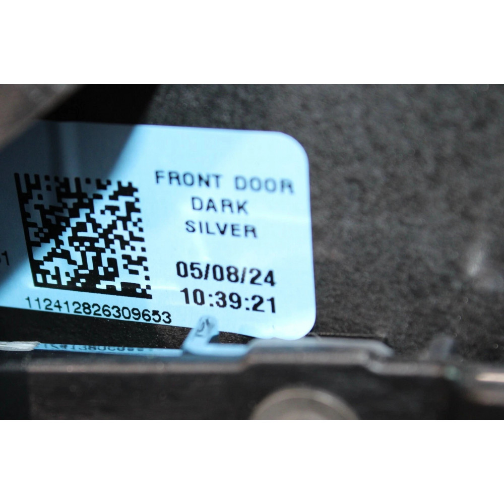 Обшивка передньої правої двері Acura ZDX 2024–2025 OEM чорна