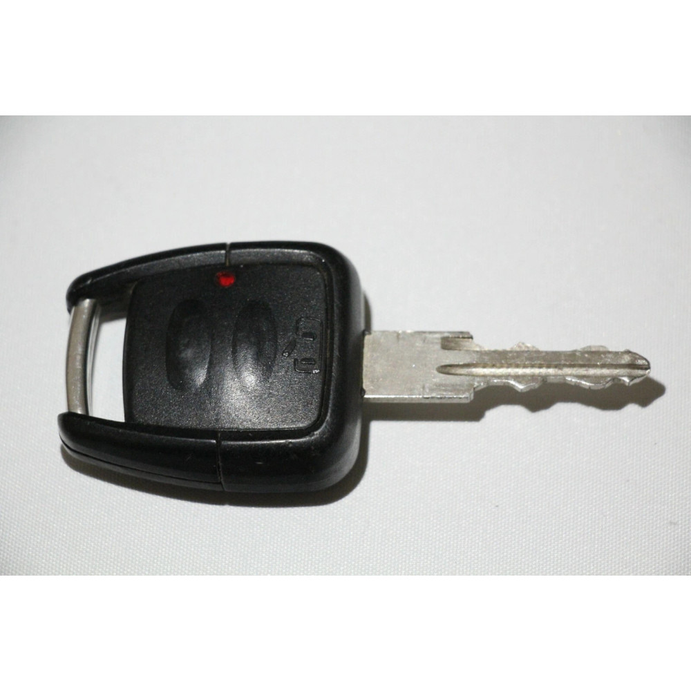 Автоключ Opel для Omega A, Vectra A/B  в хорошому стані 