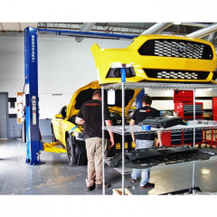 Масляний радіатор Mishimoto з термостатом для Ford Mustang EcoBoost 2015–2017 алюмінієвий