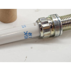 Іридієва свічка запалювання NGK 93560 Laser Iridium SILKGR9A7ES для Audi Porsche VW