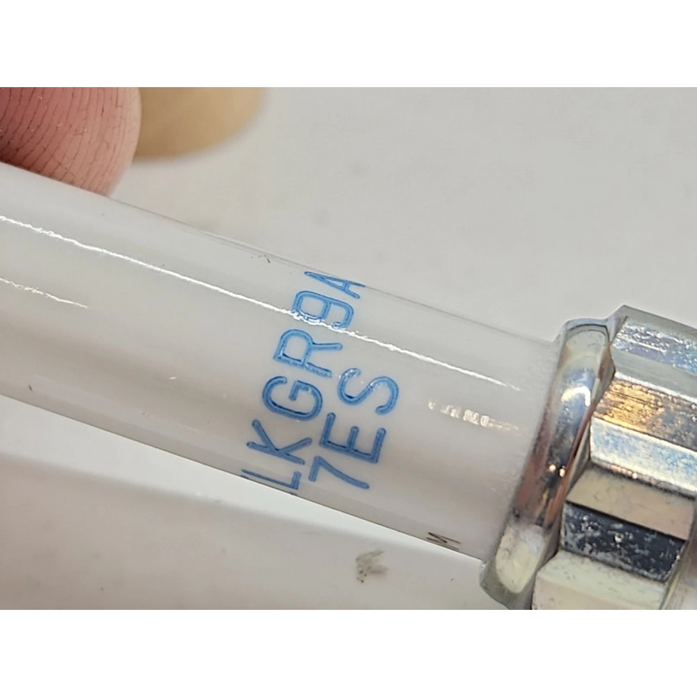 Іридієва свічка запалювання NGK 93560 Laser Iridium SILKGR9A7ES для Audi Porsche VW