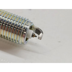 Іридієва свічка запалювання NGK 93560 Laser Iridium SILKGR9A7ES для Audi Porsche VW