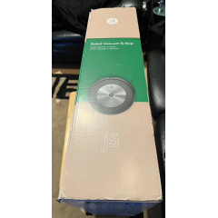 Робот-пылесос с функцией влажной уборки iRobot Combo j5 (j517840)