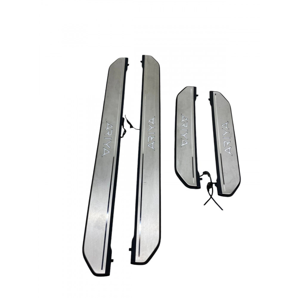 Set of illuminated door sill plates for Nissan Ariya 2023-2025, set of 4 pcs used