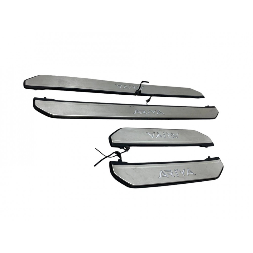 Set of illuminated door sill plates for Nissan Ariya 2023-2025, set of 4 pcs used