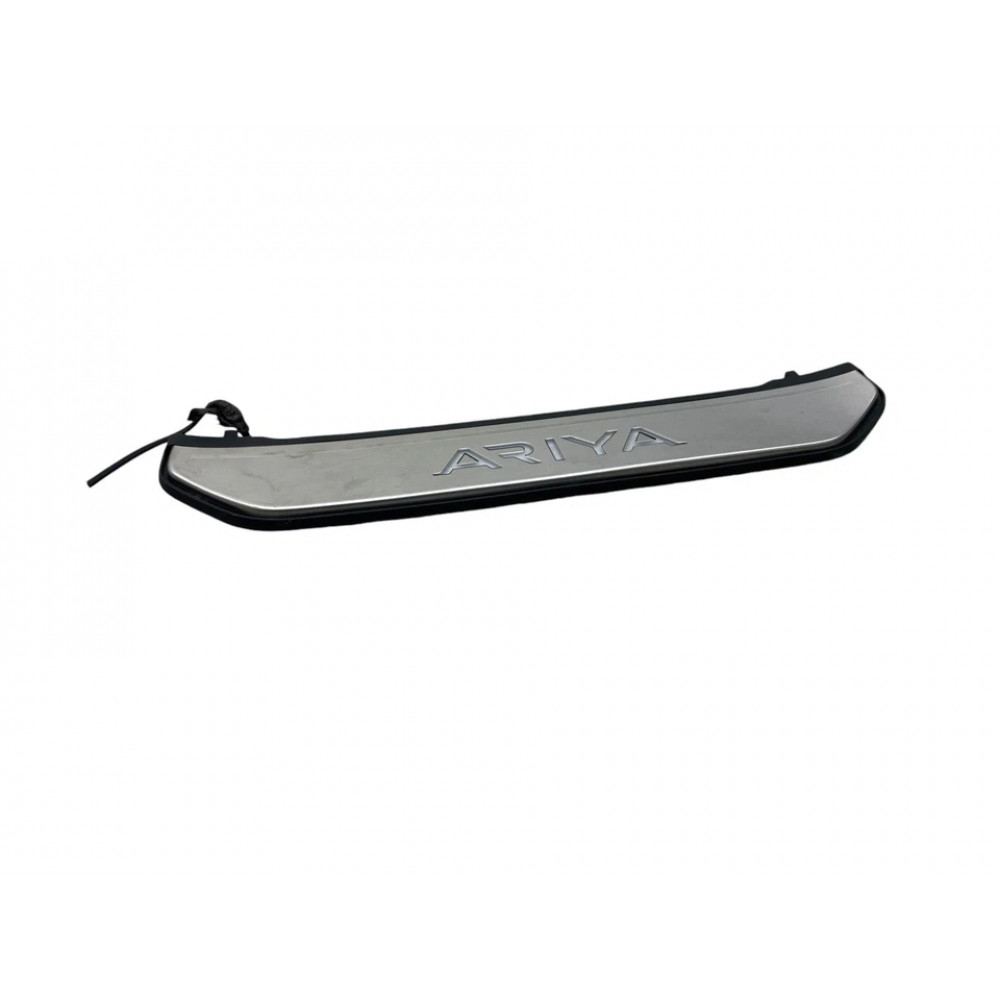 Set of illuminated door sill plates for Nissan Ariya 2023-2025, set of 4 pcs used