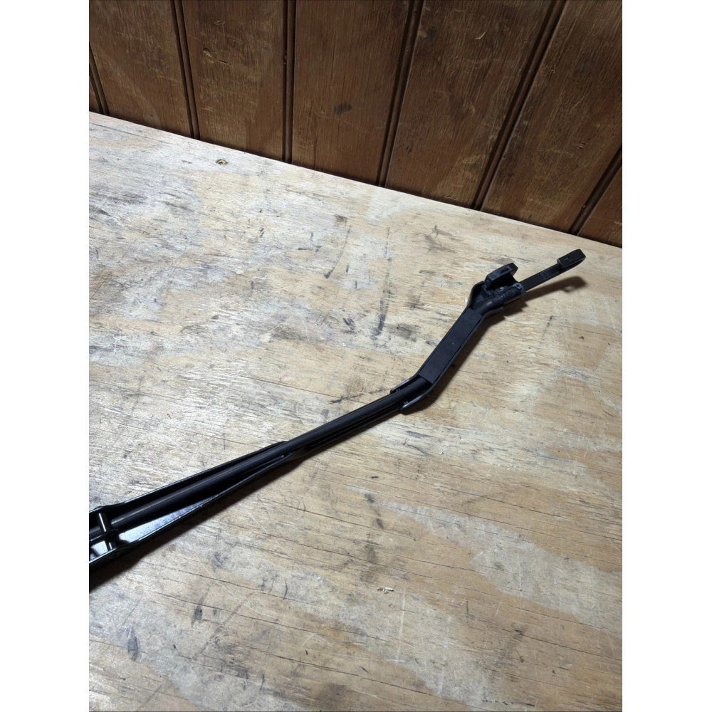 Wiper blade holder Nissan Ariya 2023-2025 OEM 288815 MR0B front left