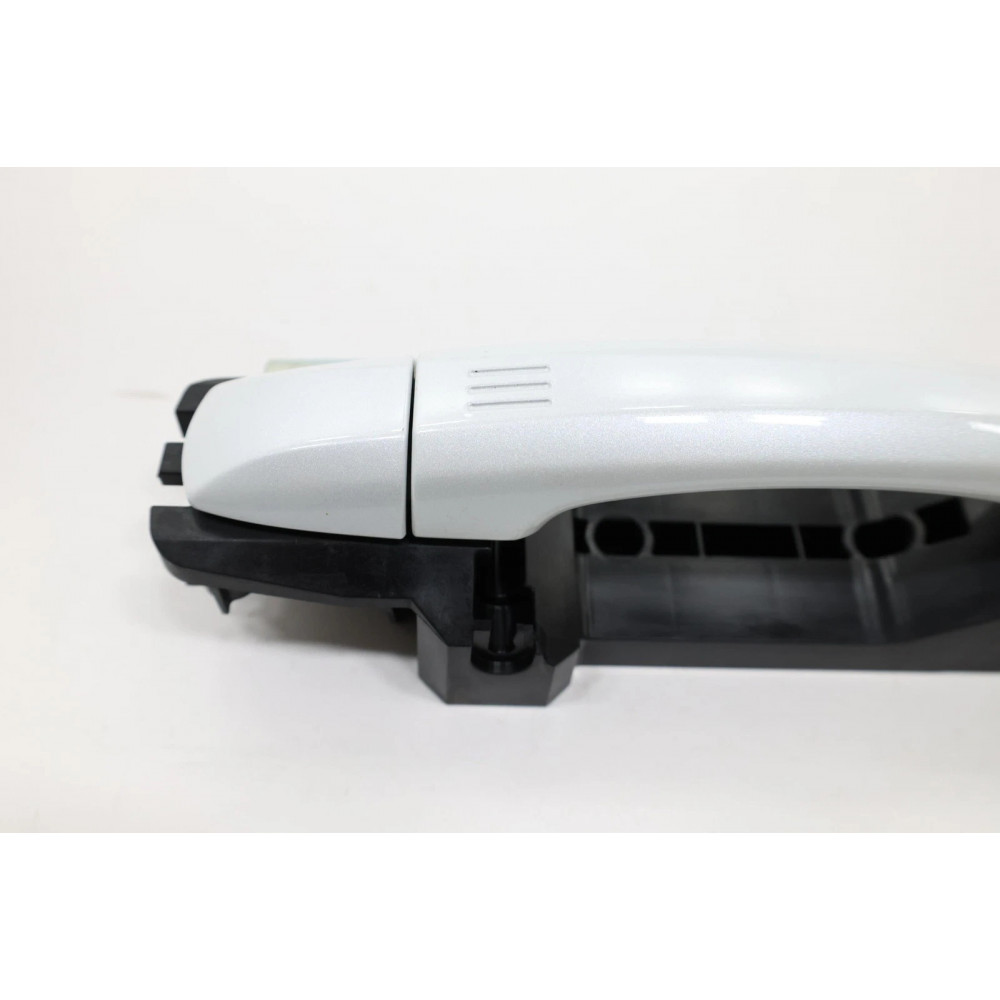 Ручка дверей зовнішня права задня Nissan Ariya 2023-2025 біла OEM 826105MP1A