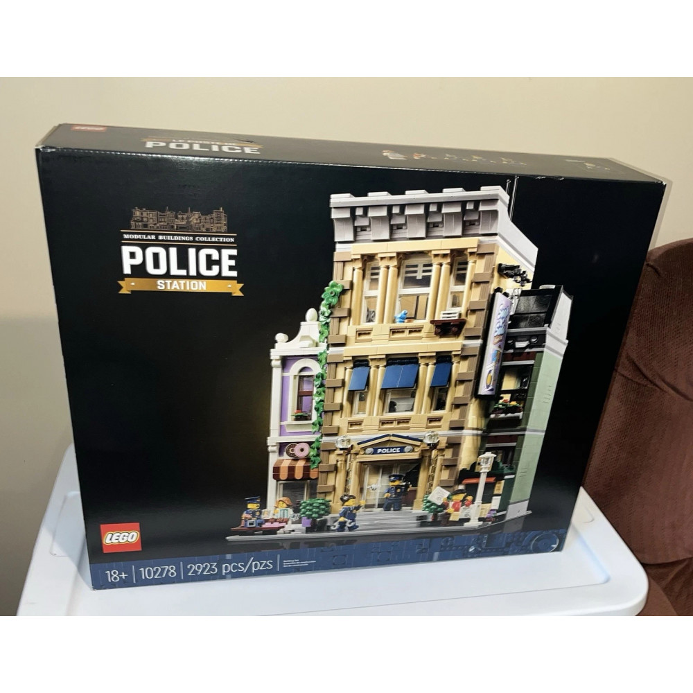 Конструктор LEGO Creator Expert Поліцейський відділок 10278 колекційний 2923 деталі