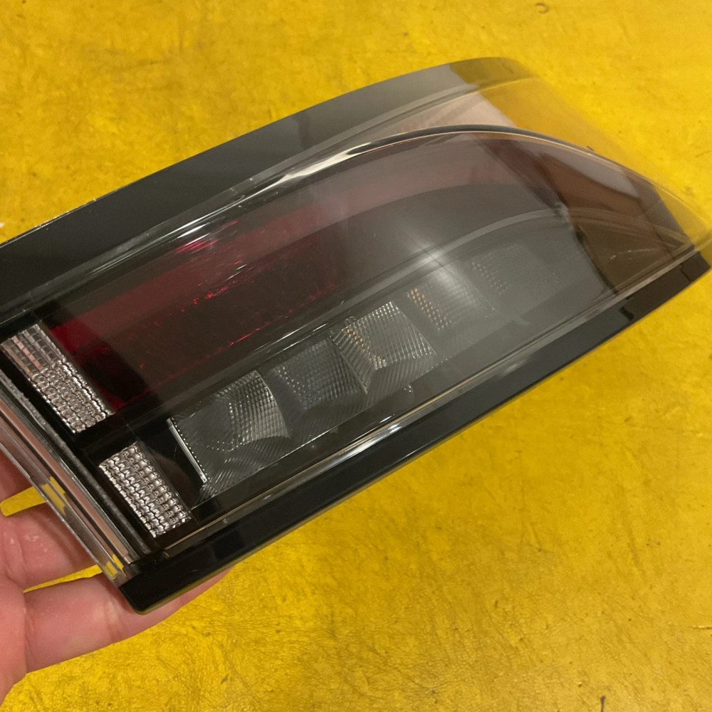 Right outer tail light brake signal in the fender LED Nissan Ariya 2023-2025 OEM 26650-5MR0A