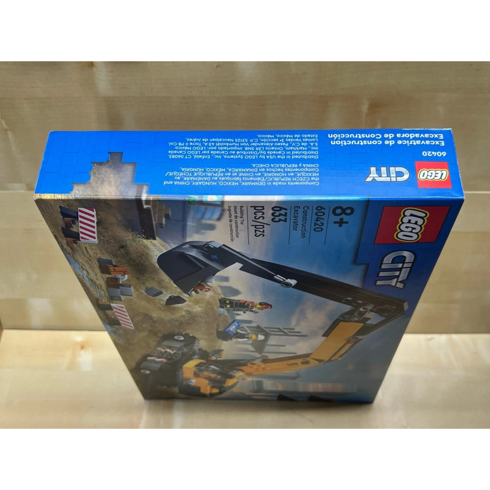 Конструктор Lego City 60420 Гусеничний екскаватор з мініфігурками 633 деталі