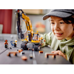 Lego City Set 60420 Crawler Excavator with Minifigures 633 Pieces