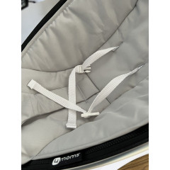 Крісло-гойдалка 4Moms MamaRoo (5 траєкторій руху та 5 швидкостей + додаток та мобіль з іграшками)