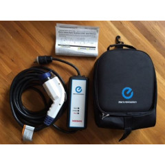 Зарядний пристрій Nissan Leaf Charger 29690-3NA0A (сумка-чохол у комплекті)