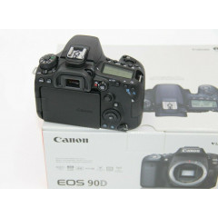 Дзеркальний фотоапарат Canon EOS 90D body