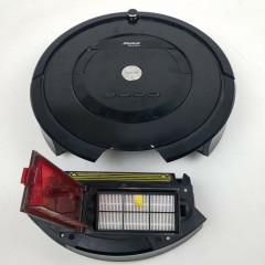 Робот-пылесос iRobot Roomba 805 с зарядной станцией