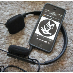 JAYS v-JAYS black over-ear headphones