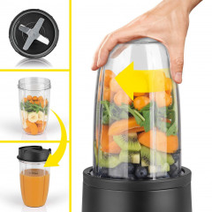 MAXXMEE N8WERK 800 Watt universal blender for making smoothies and shakes.