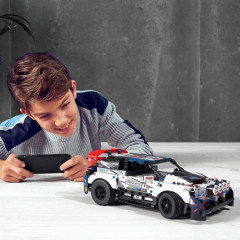 Конструктор LEGO Technic гоночний автомобіль Top Gear з керуванням через додаток (42109)