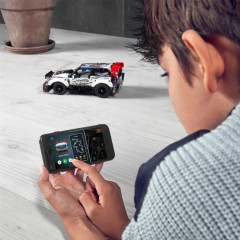 Конструктор LEGO Technic гоночний автомобіль Top Gear з керуванням через додаток (42109)
