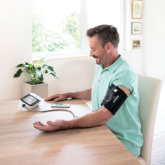 Автоматичний тонометр Omron M500 Intelli IT