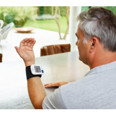 Автоматичний тонометр на зап'ястя Omron RS4