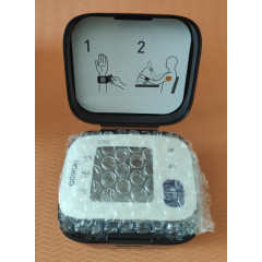 Автоматичний тонометр на зап'ястя Omron RS4