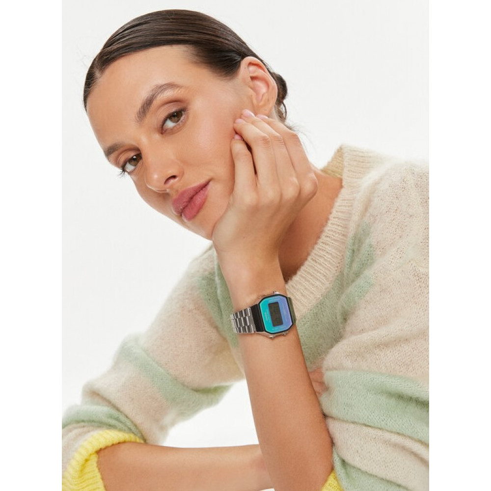 Цифровые наручные часы CASIO A168WER-2AEF с регулируемым стальным ремешком
