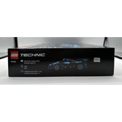 Машинка-конструктор LEGO Technic Bugatti Bolide 42162 голубой 905 деталей